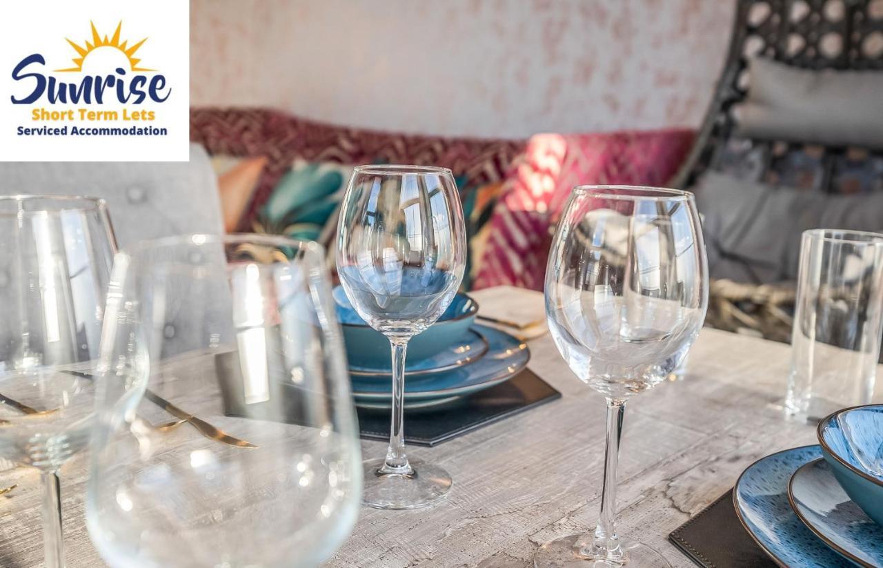 Presidential Apartment, Family Home, Luxury Bedrooms, 2 Rooms, 1 King Bed, 2 Single Beds, Free Wifi, Free Parking, Tourists, Business Travelers, Relocation, Beautiful River Views, - Long Stays, Invoice And Reduced Price Are Only Via Sunrise Short Let دندي المظهر الخارجي الصورة