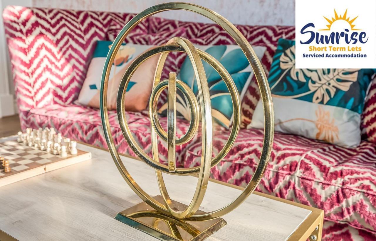 Presidential Apartment, Family Home, Luxury Bedrooms, 2 Rooms, 1 King Bed, 2 Single Beds, Free Wifi, Free Parking, Tourists, Business Travelers, Relocation, Beautiful River Views, - Long Stays, Invoice And Reduced Price Are Only Via Sunrise Short Let دندي المظهر الخارجي الصورة