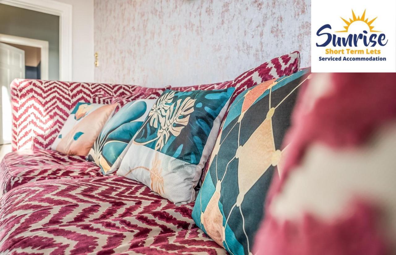 Presidential Apartment, Family Home, Luxury Bedrooms, 2 Rooms, 1 King Bed, 2 Single Beds, Free Wifi, Free Parking, Tourists, Business Travelers, Relocation, Beautiful River Views, - Long Stays, Invoice And Reduced Price Are Only Via Sunrise Short Let دندي المظهر الخارجي الصورة