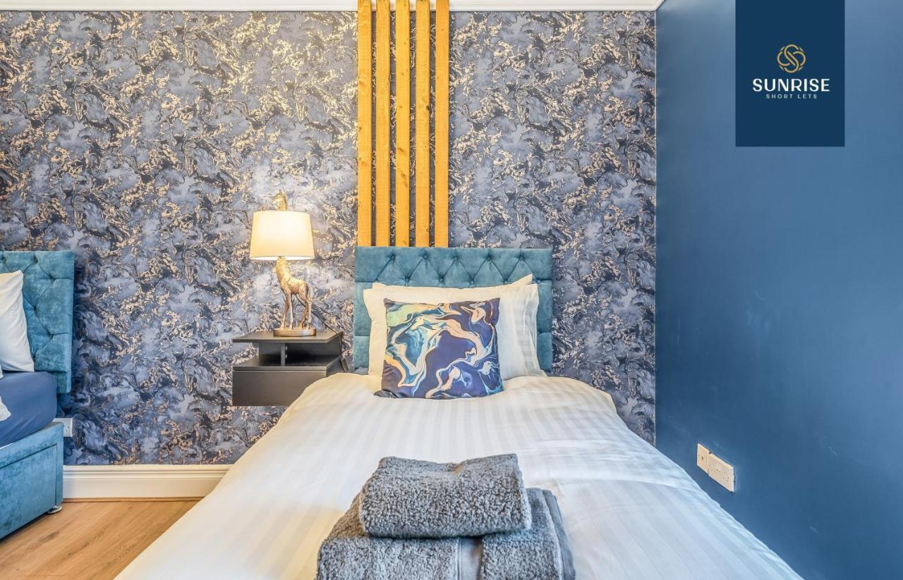 Presidential Apartment, Family Home, Luxury Bedrooms, 2 Rooms, 1 King Bed, 2 Single Beds, Free Wifi, Free Parking, Tourists, Business Travelers, Relocation, Beautiful River Views, - Long Stays, Invoice And Reduced Price Are Only Via Sunrise Short Let دندي المظهر الخارجي الصورة